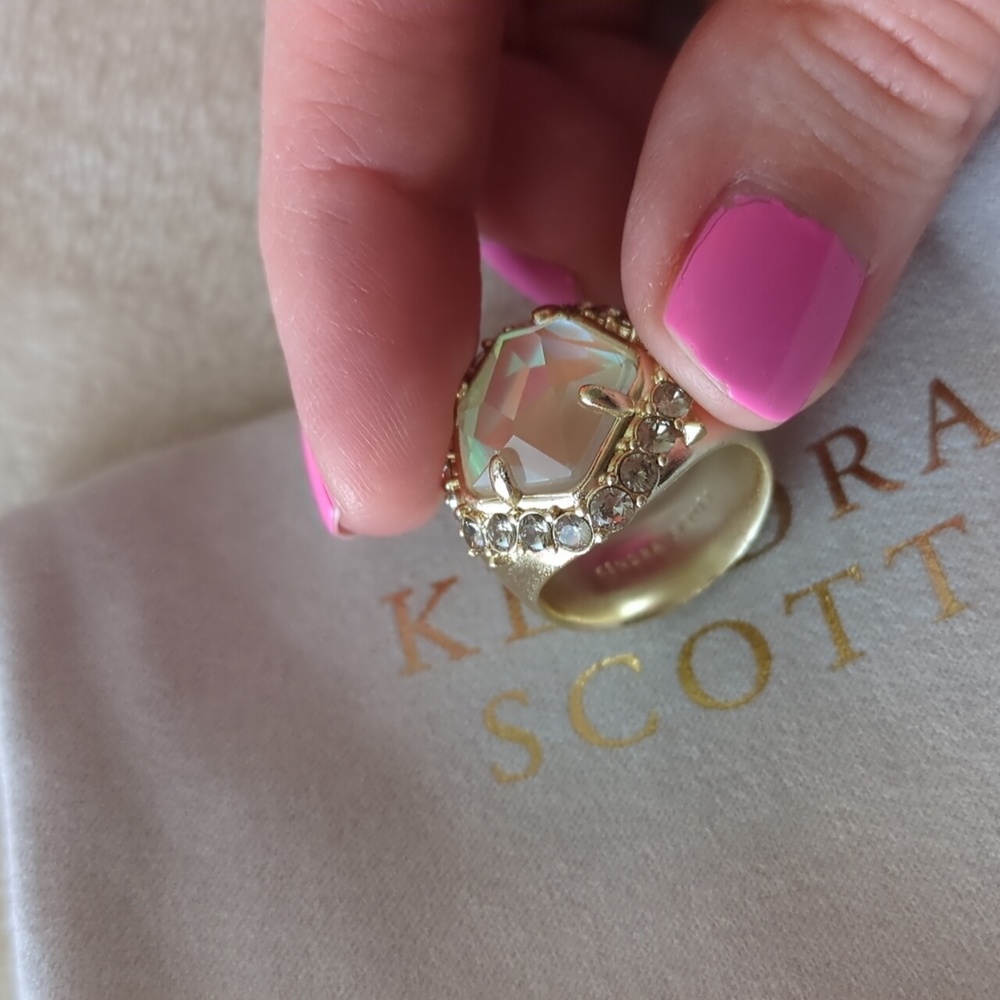 Kendra Scott Schuyler Gold Dichroic Glass Cocktail Ring size 6 - Picture 7 of 16